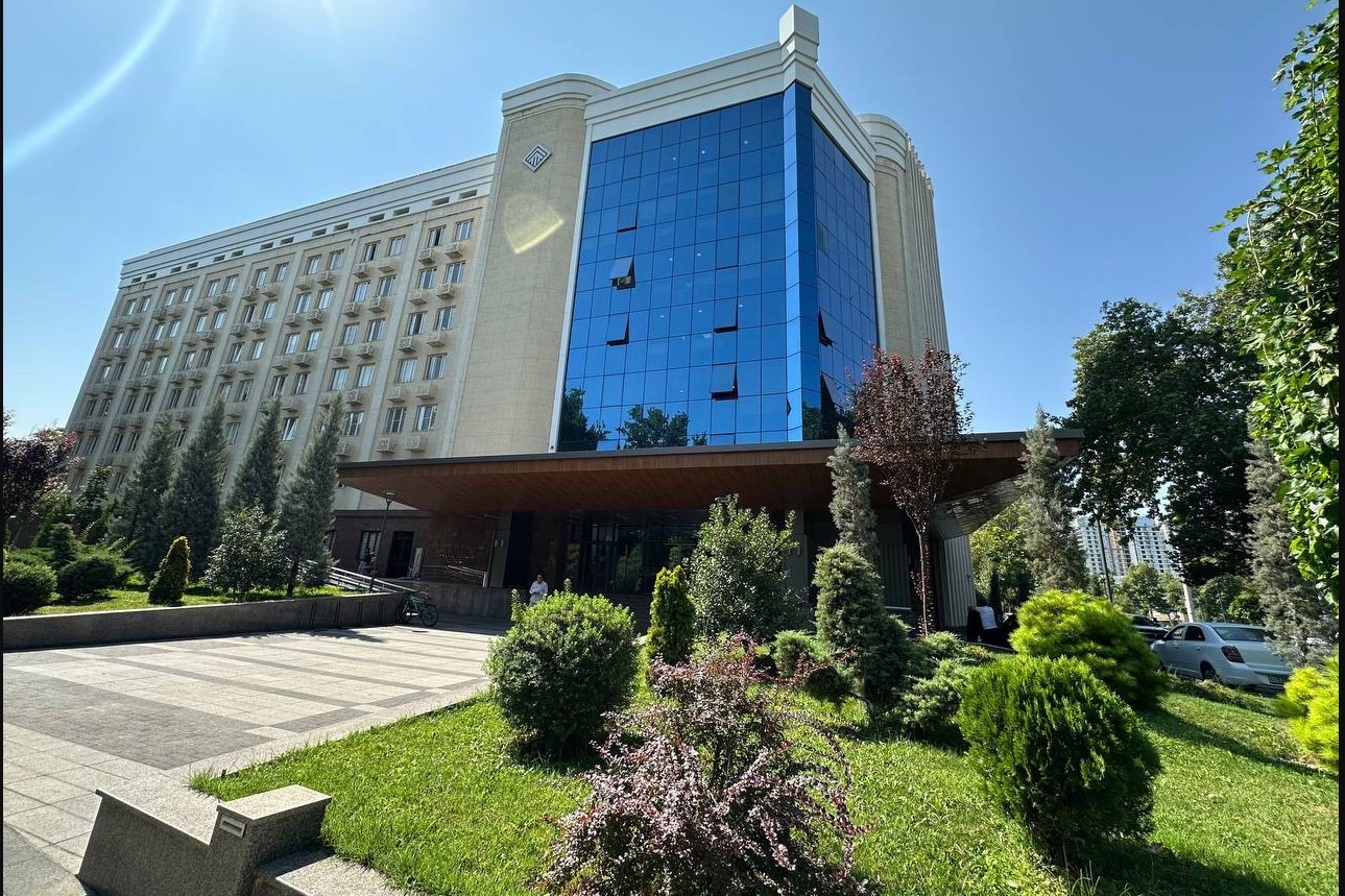 Қурилиш ва уй-жой коммунал хўжалиги вазирлиги